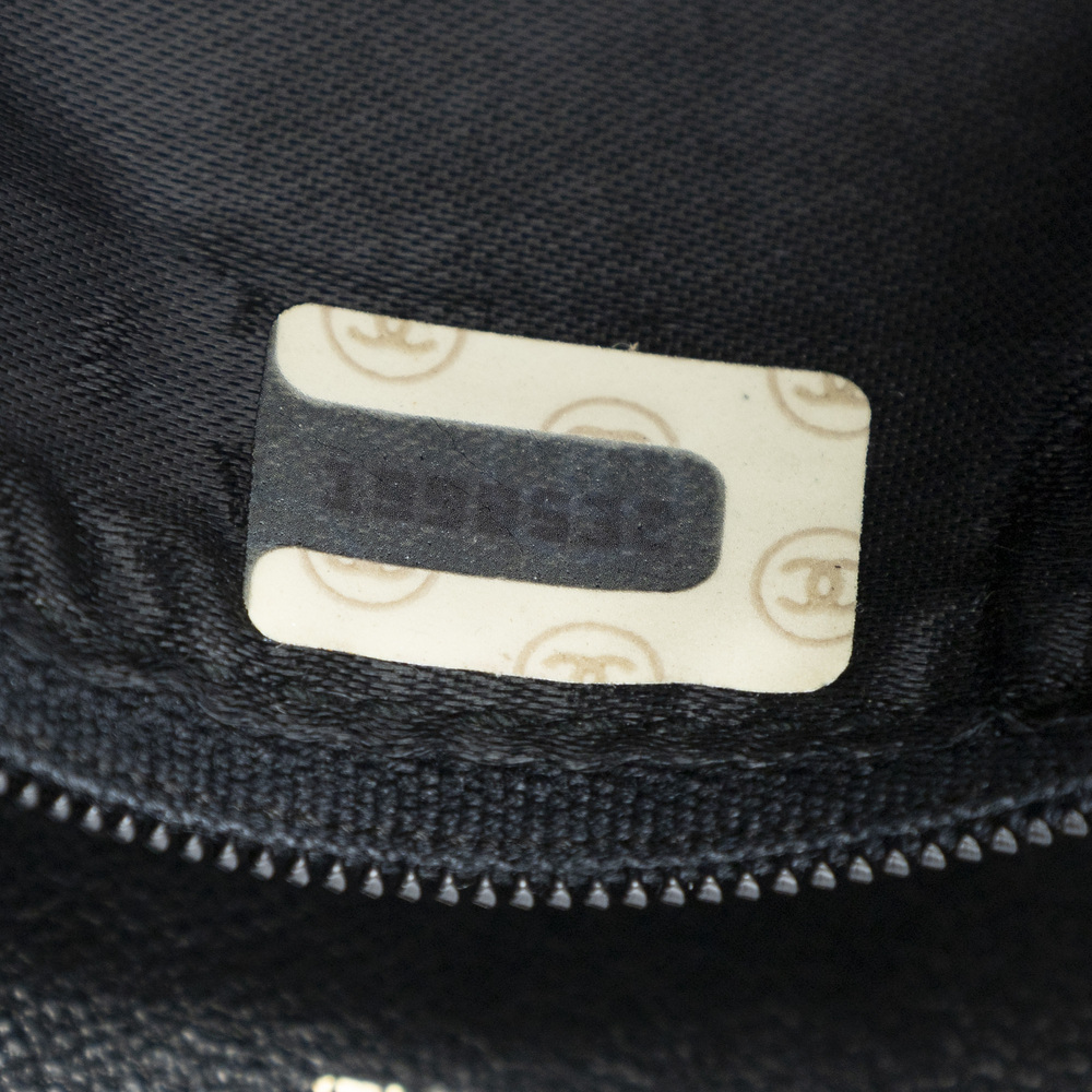Chanel CC Tassle Mini Bucket Bag - Picture 11 of 11